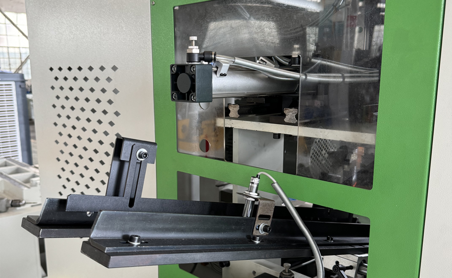 DEF680CNC সিরিজ ফাস্ট স্পিড সার্ভো ডাবল হেড টিউব চেমফারিং মেশিন DEF680CNC সিরিজ ফাস্ট স্পিড সার্ভো ডাবল হেড টিউব চেমফারিং মেশিন