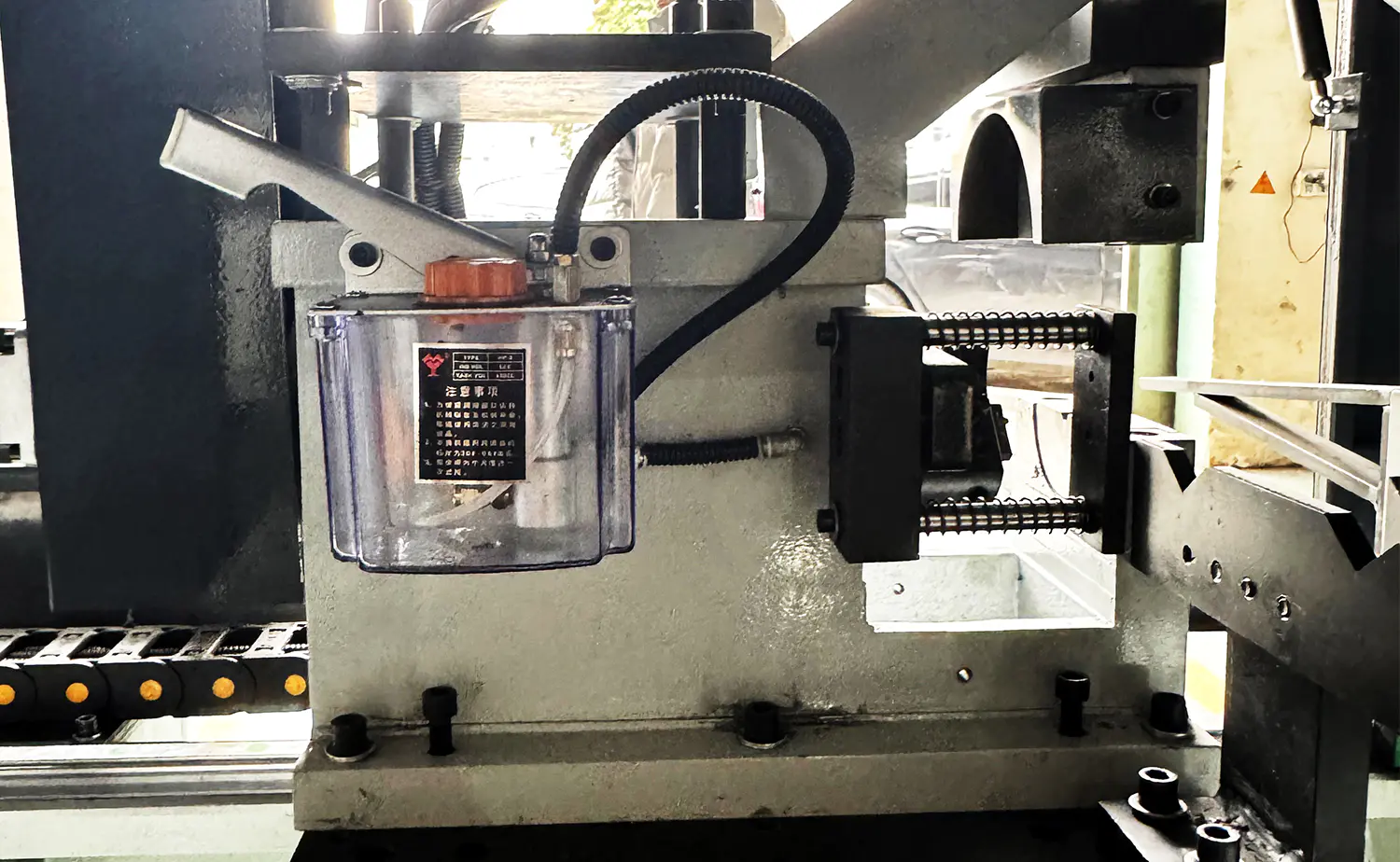 DEF80CNC সিরিজ উচ্চ স্থায়িত্ব সার্ভো টিউব চ্যামফারিং মেশিন